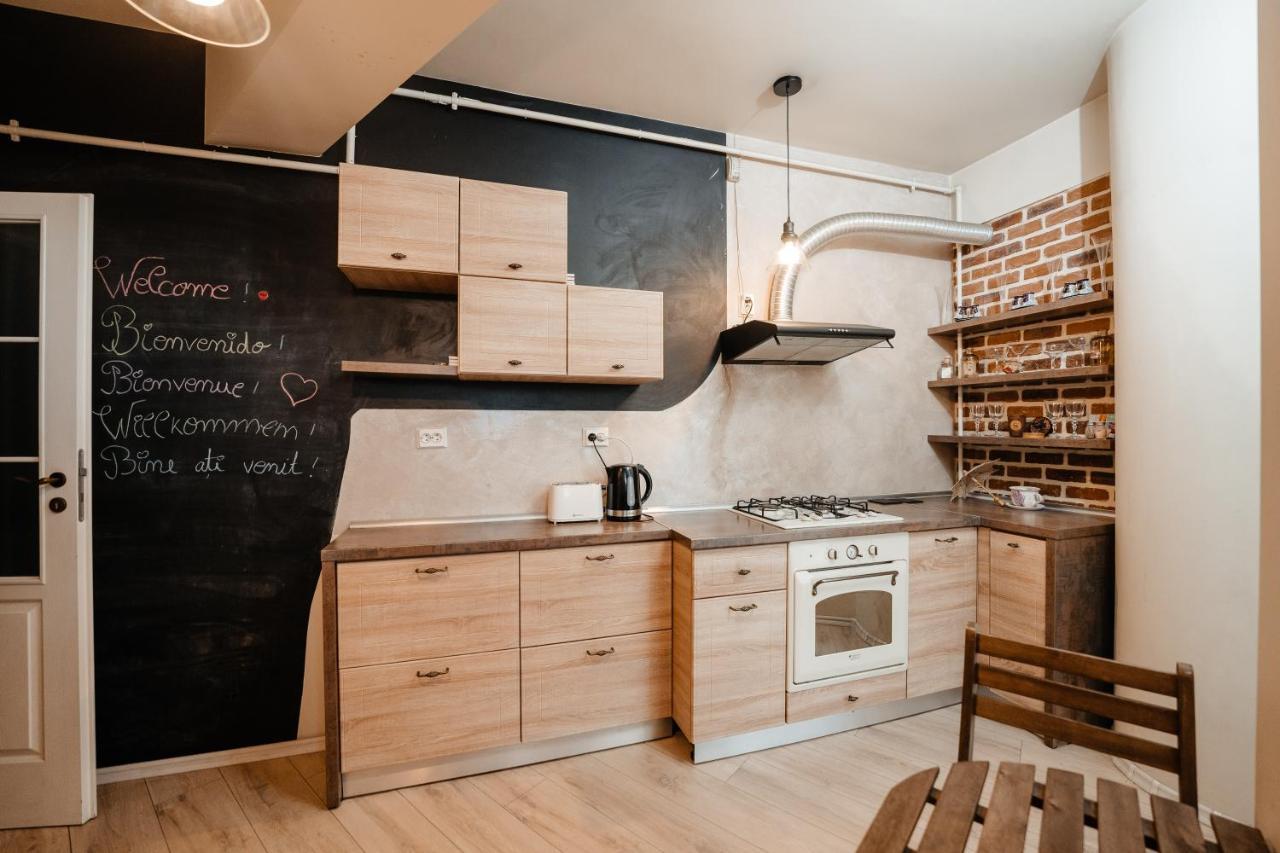 Ferienwohnung Bright And Cozy Design Apt With Office Cluj-Napoca Exterior foto