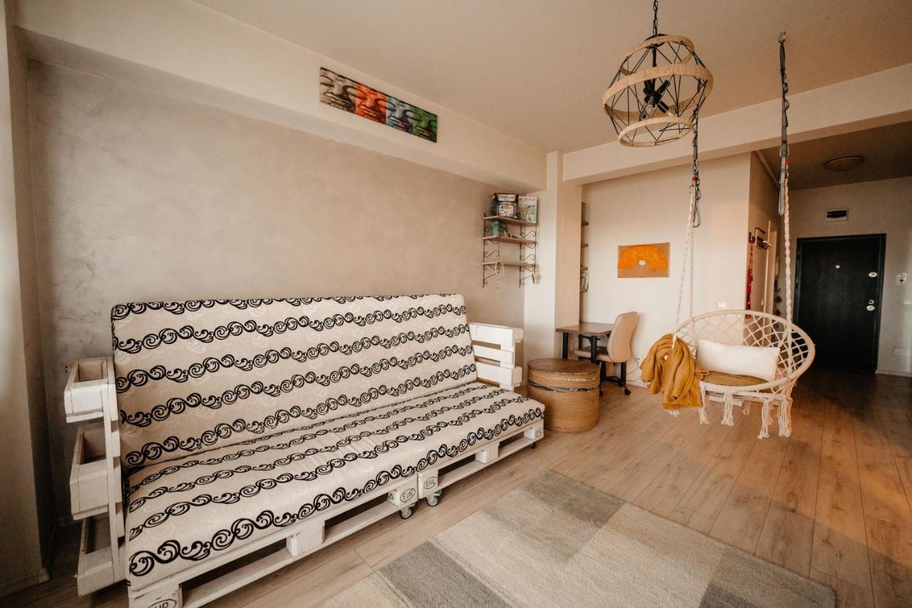 Ferienwohnung Bright And Cozy Design Apt With Office Cluj-Napoca Exterior foto