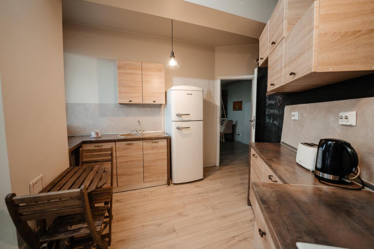 Ferienwohnung Bright And Cozy Design Apt With Office Cluj-Napoca Exterior foto