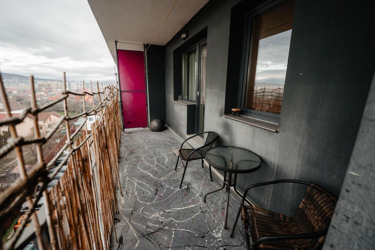 Ferienwohnung Bright And Cozy Design Apt With Office Cluj-Napoca Exterior foto